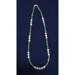 Stringed necklace made of green onyx, rose quartz and silver rings